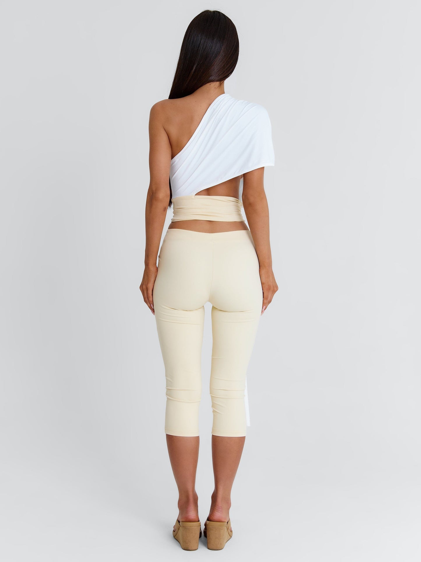 LINDAY CAPRI PANTS WHITE AND CREAM